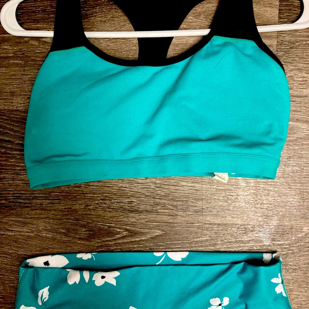 Fabletics set Sports Bra and workout pants